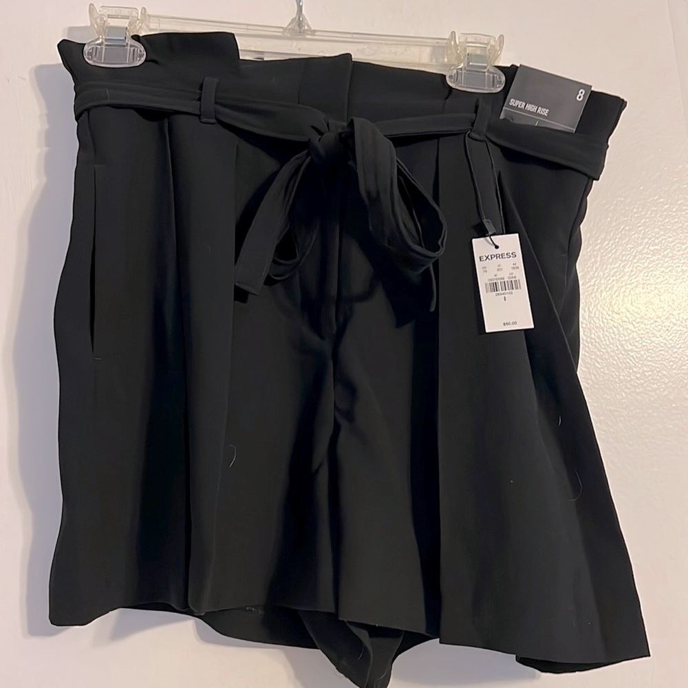 NWT!! Super high rise paper bag shorts from Express size 8